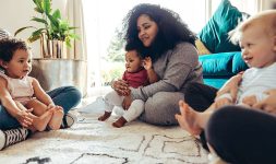 De waarde van het maken van nieuwe vrienden na het krijgen van een baby – Pasgeboren baby